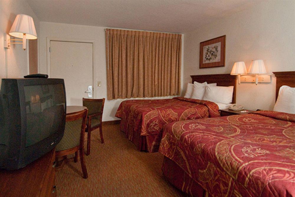 Econo Lodge Cherokee Near River Park Rum bild
