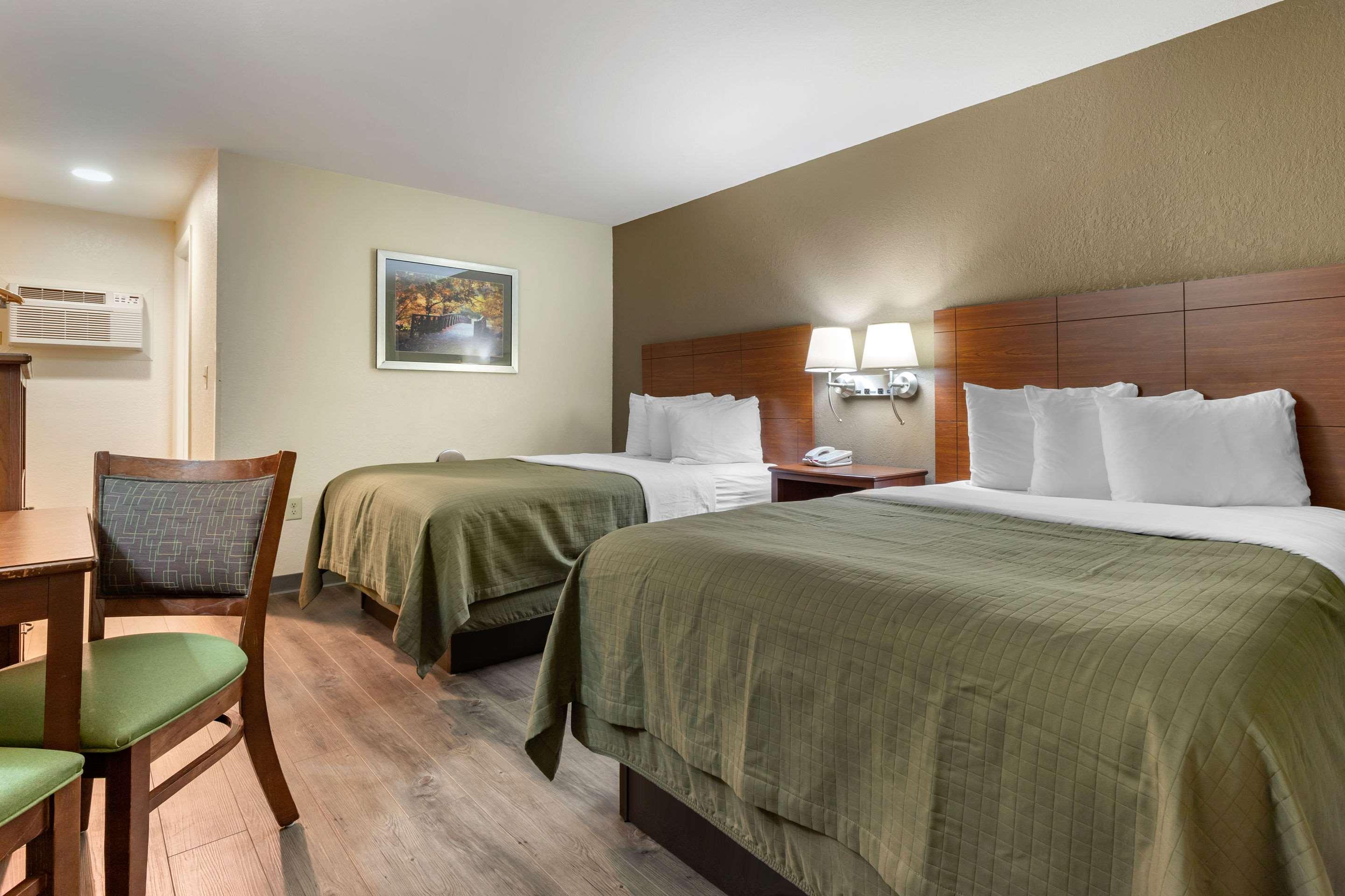 Econo Lodge Cherokee Near River Park Exteriör bild