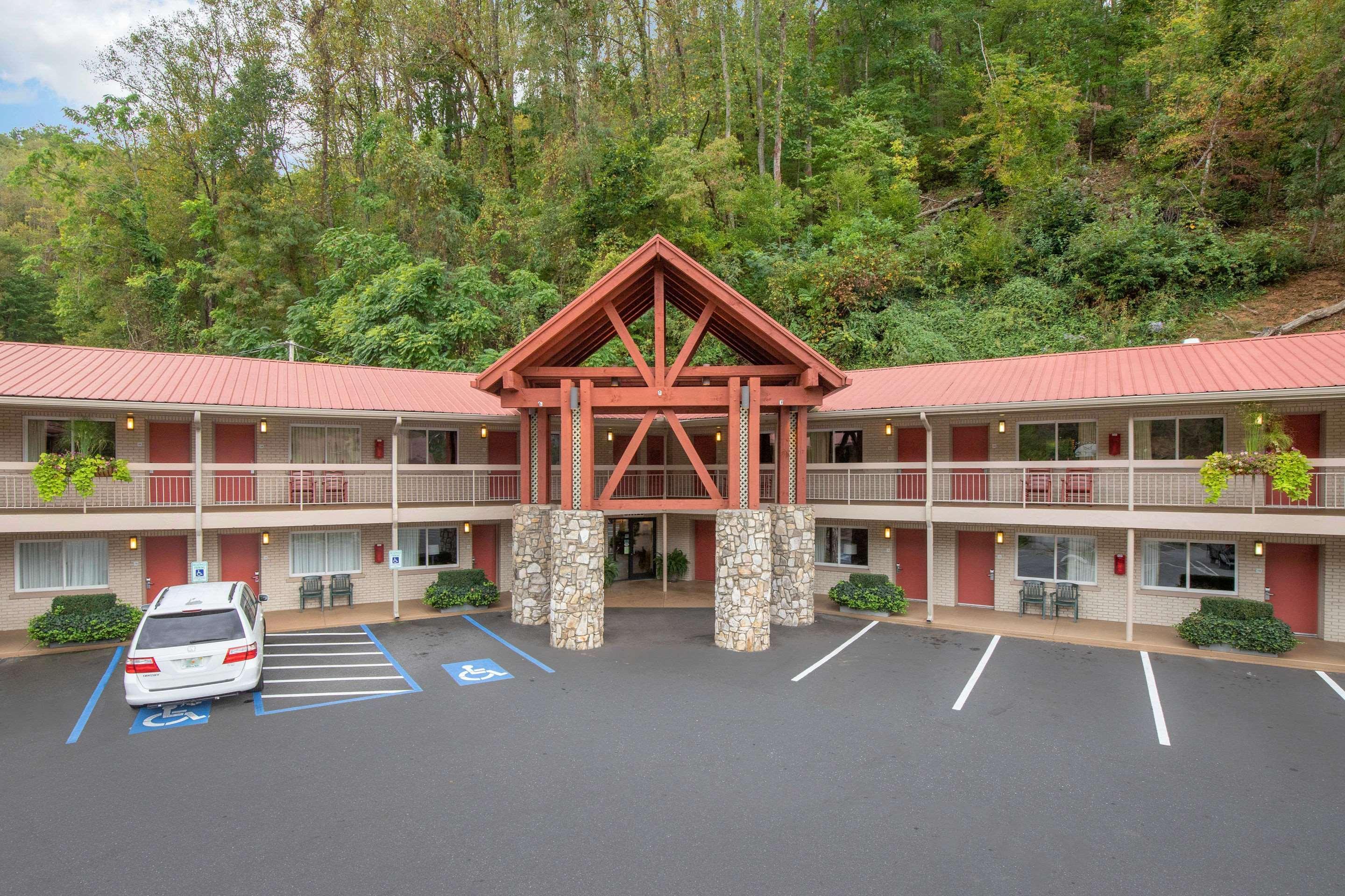 Econo Lodge Cherokee Near River Park Exteriör bild