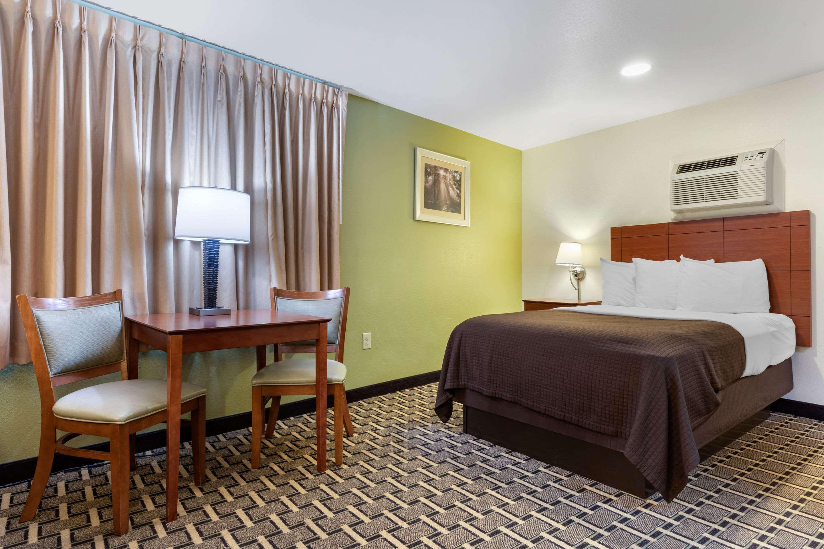 Econo Lodge Cherokee Near River Park Exteriör bild