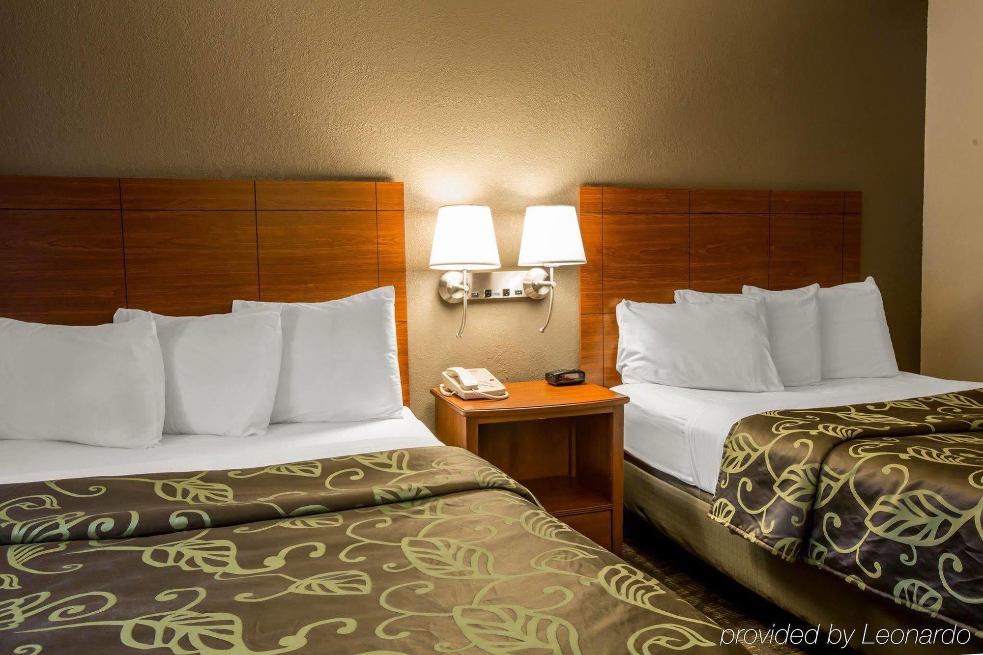 Econo Lodge Cherokee Near River Park Exteriör bild