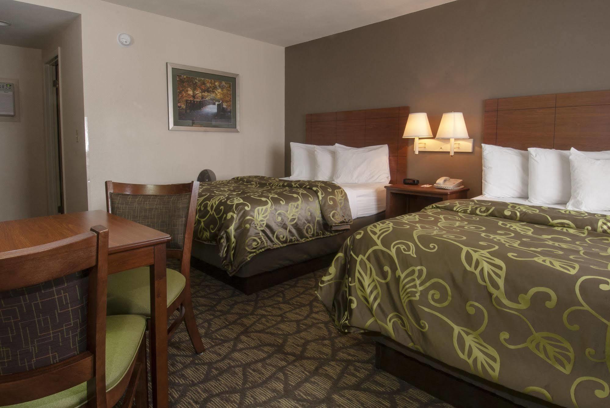 Econo Lodge Cherokee Near River Park Exteriör bild