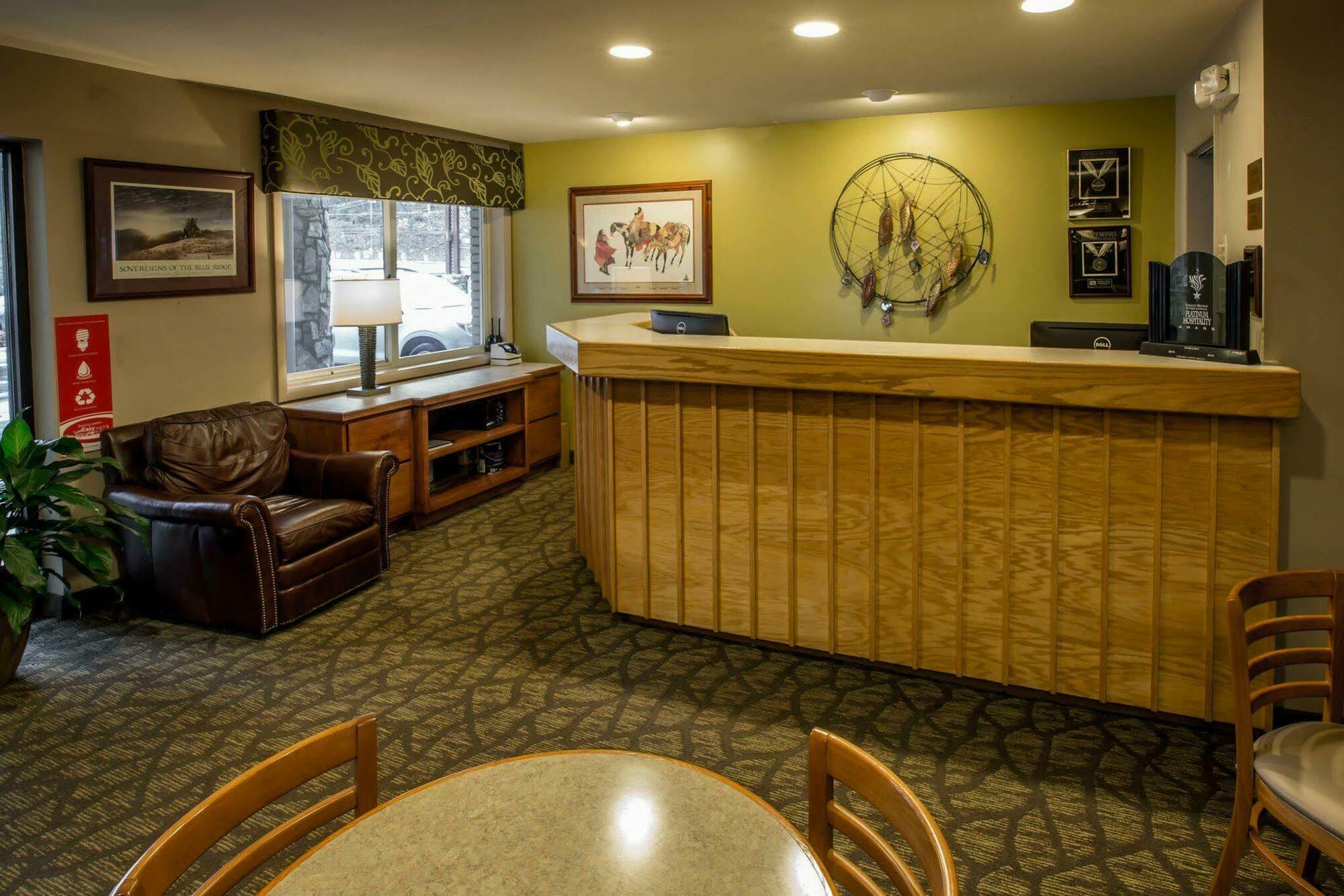 Econo Lodge Cherokee Near River Park Exteriör bild
